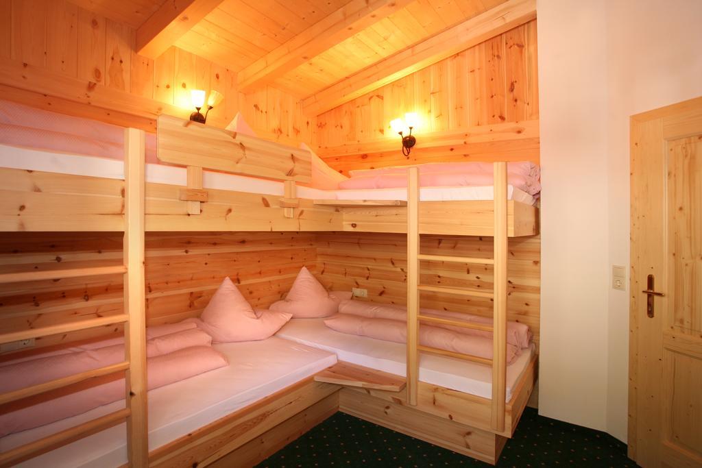 Ferienclub Silbertal - Almhütten Sölden Zimmer foto